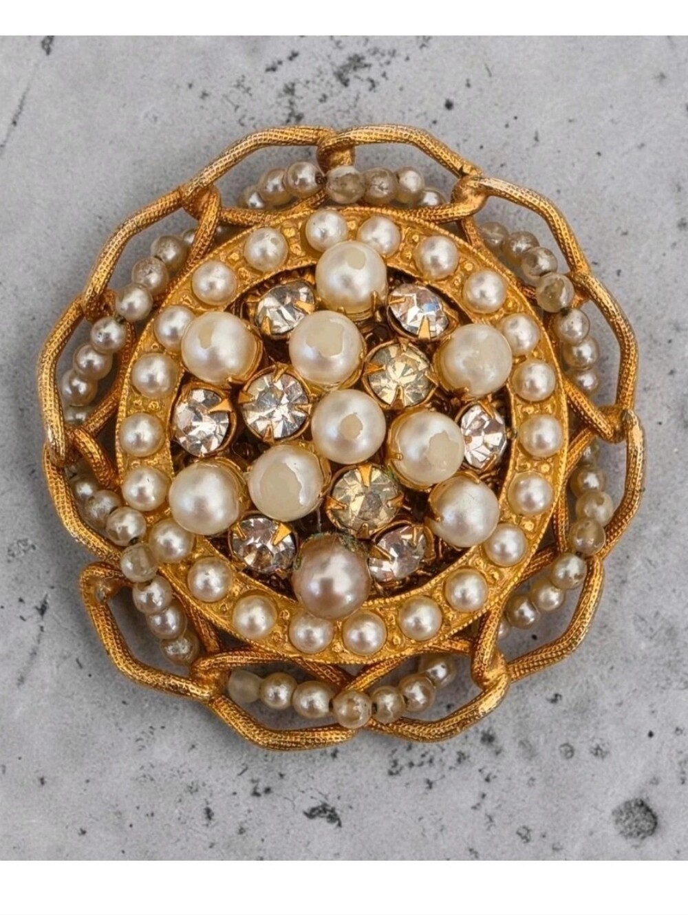 Vintage Faux Pearl Rhinestone Floral Brooch Gold Tone Round Cluster